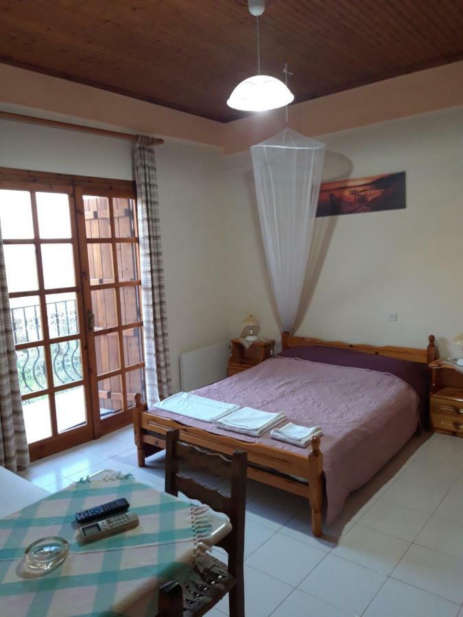 Koutadelias Rooms Каламос Екстер'єр фото