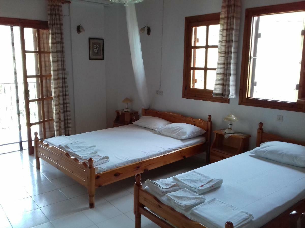 Koutadelias Rooms Каламос Екстер'єр фото
