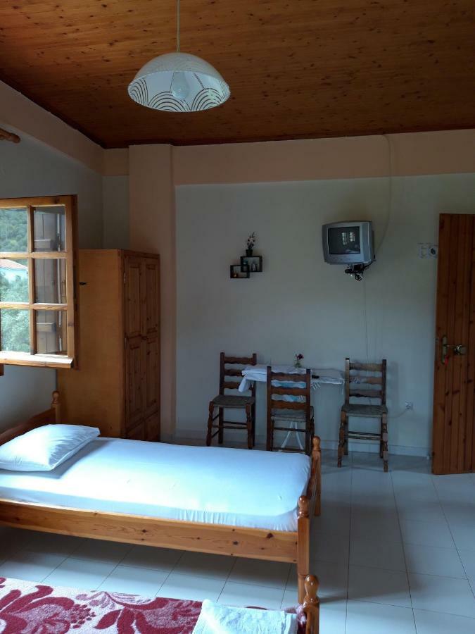 Koutadelias Rooms Каламос Екстер'єр фото